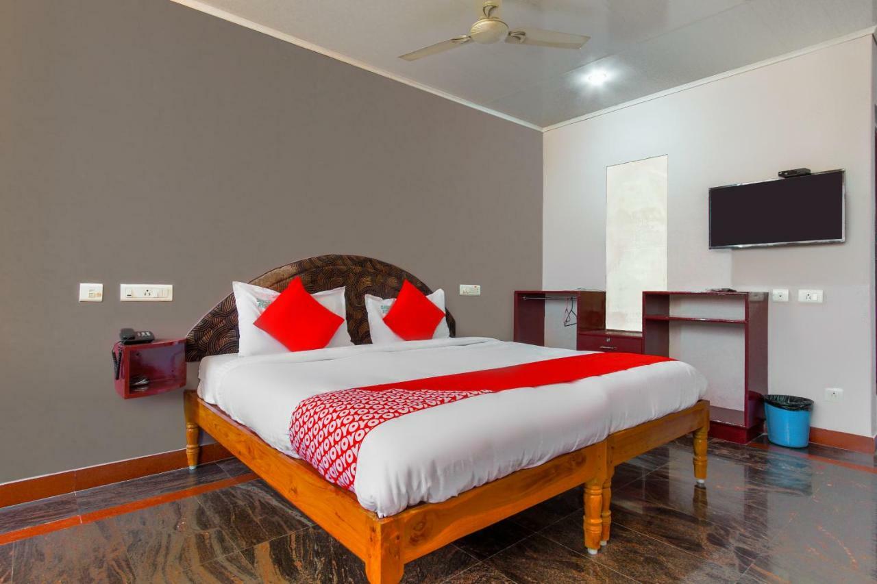 Oyo 45475 Annai Lodge Thanjavur Extérieur photo